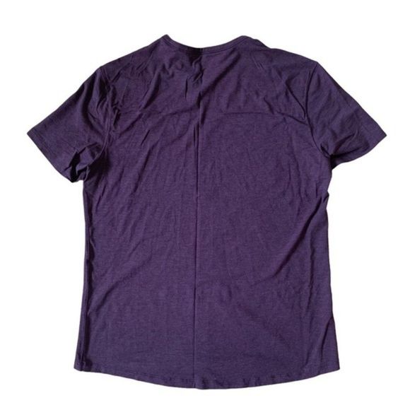 Lululemon Men's Basic T-shirt - Picture 3 of 7